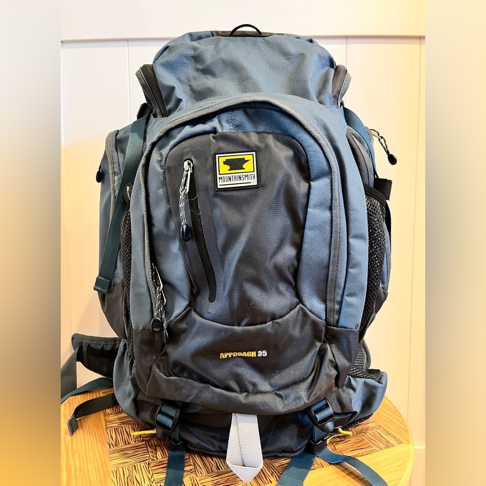 Mountainsmith Approach 35 - 2135 cu inch Hiking Pack